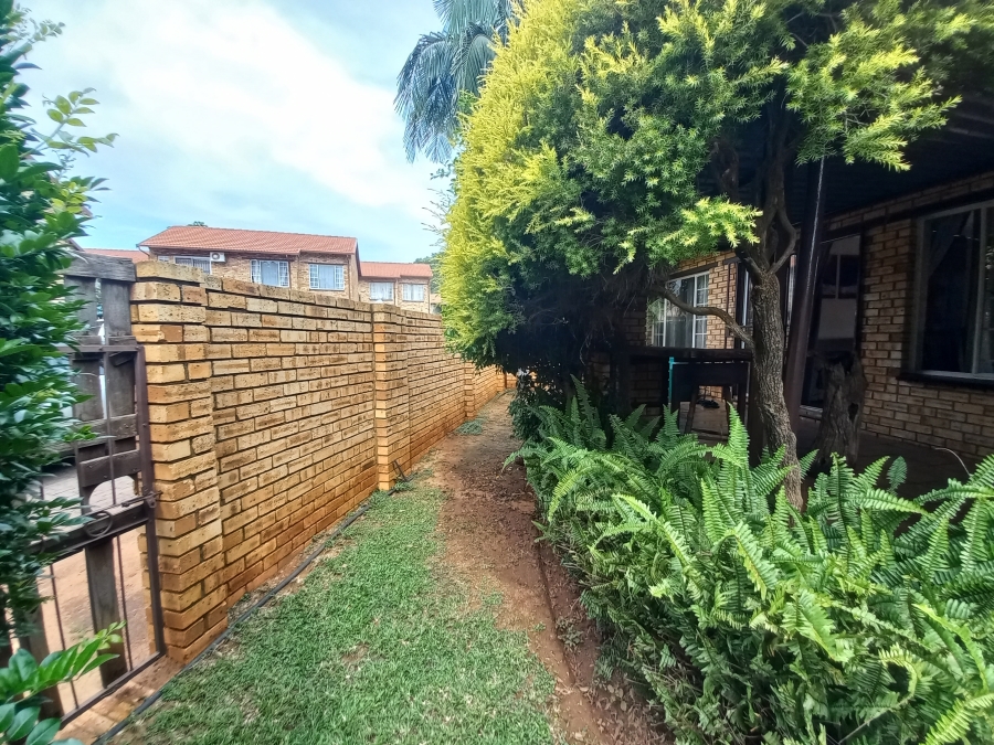 2 Bedroom Property for Sale in Safari Gardens North West